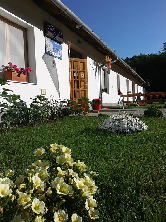 Akácliget Vendégház és Major Ofeherto Exterior foto